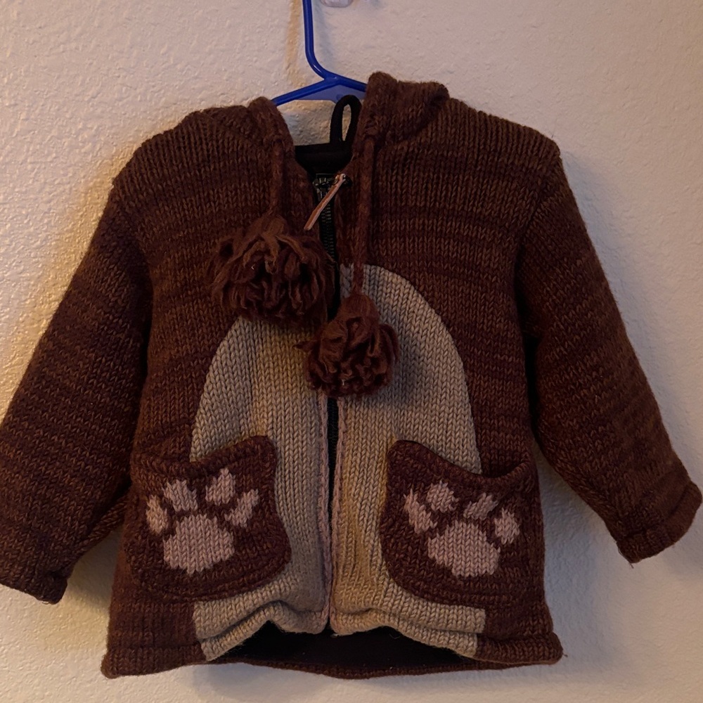 Kyber cozy Knit Kids Jacket with Paw Print Design - Picture 2 of 8